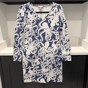 Lilly Pulitzer Daylin dress in the navy and white octopus print. Size S
